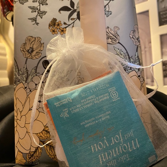 Blind Date with a Book 📕 Murder Mystery ❤️ - Picture 4 of 5